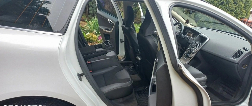 Volvo XC 60 cena 50900 przebieg: 246000, rok produkcji 2013 z Piaski małe 781